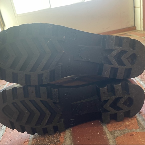 Burberry rain boots - Picture 3 of 5